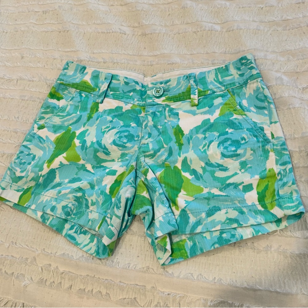 Lilly Pulitzer Blue Roses Callahan Shorts